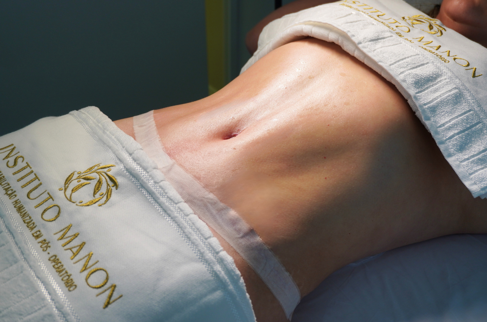 Seu corpo, seu tempo: o que esperar das primeiras semanas de recuperação da abdominoplastia