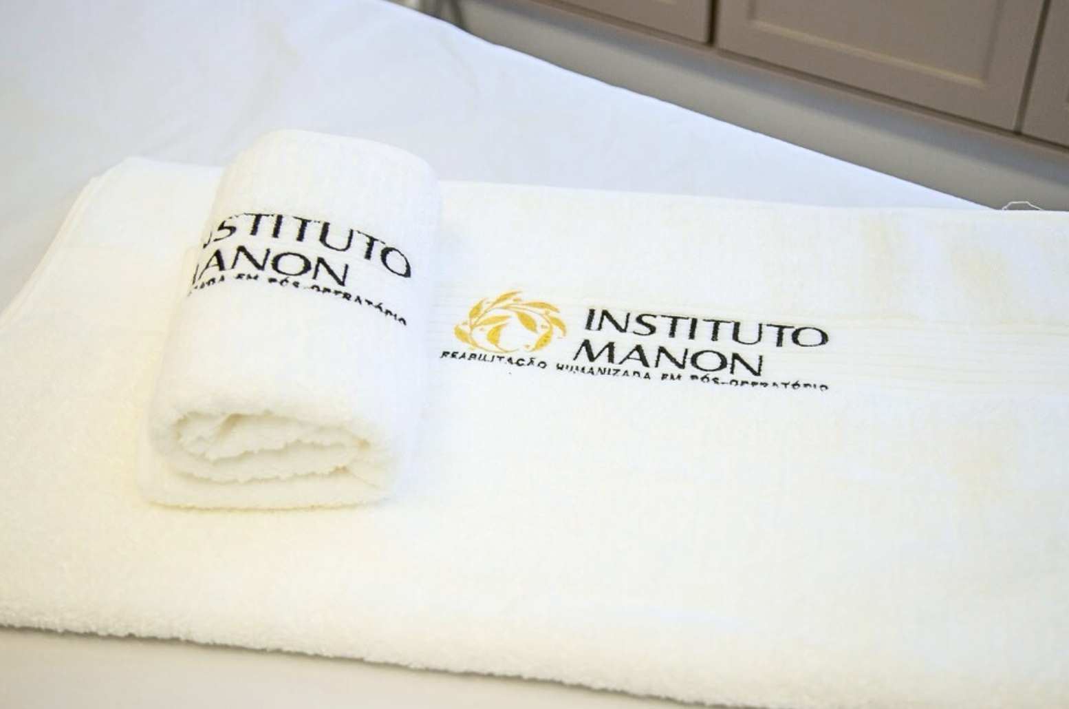 Quando e como tomar banho após a cirurgia plástica: passo a passo seguro